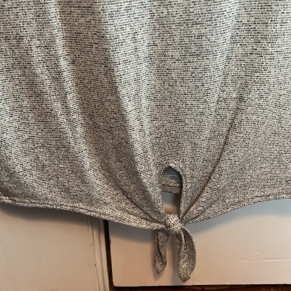 Top - Picture 2 of 4